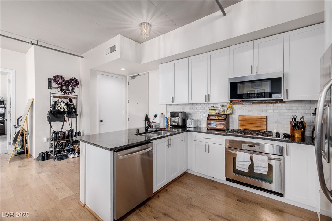 353 E Bonneville Avenue 632