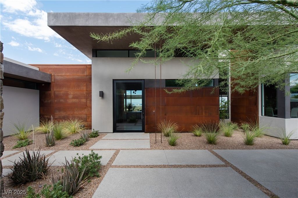 Photo of 11 Cloud Chaser Boulevard, Henderson, NV 89012 (MLS # 2721119)