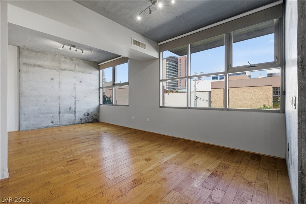 353 E Bonneville Avenue 295