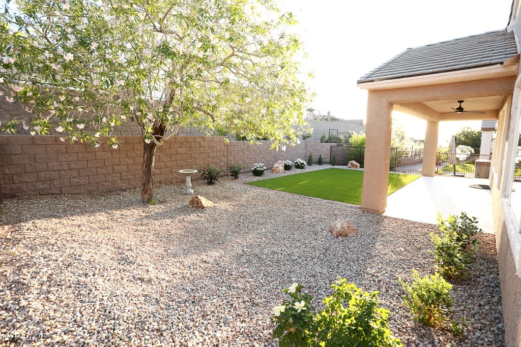 Henderson, Nevada 89044, United States, 2 Bedrooms Bedrooms, ,2 BathroomsBathrooms,Residential,Active,164050
