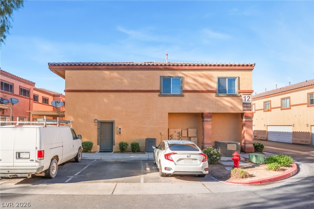 4915 E Russell RD Road