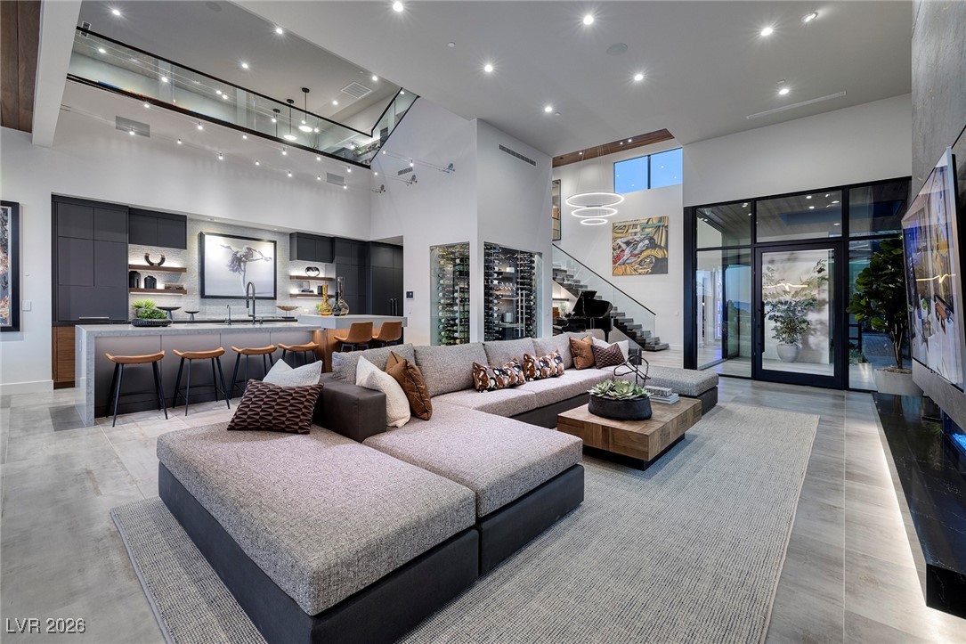 525 Overlook Rim Drive