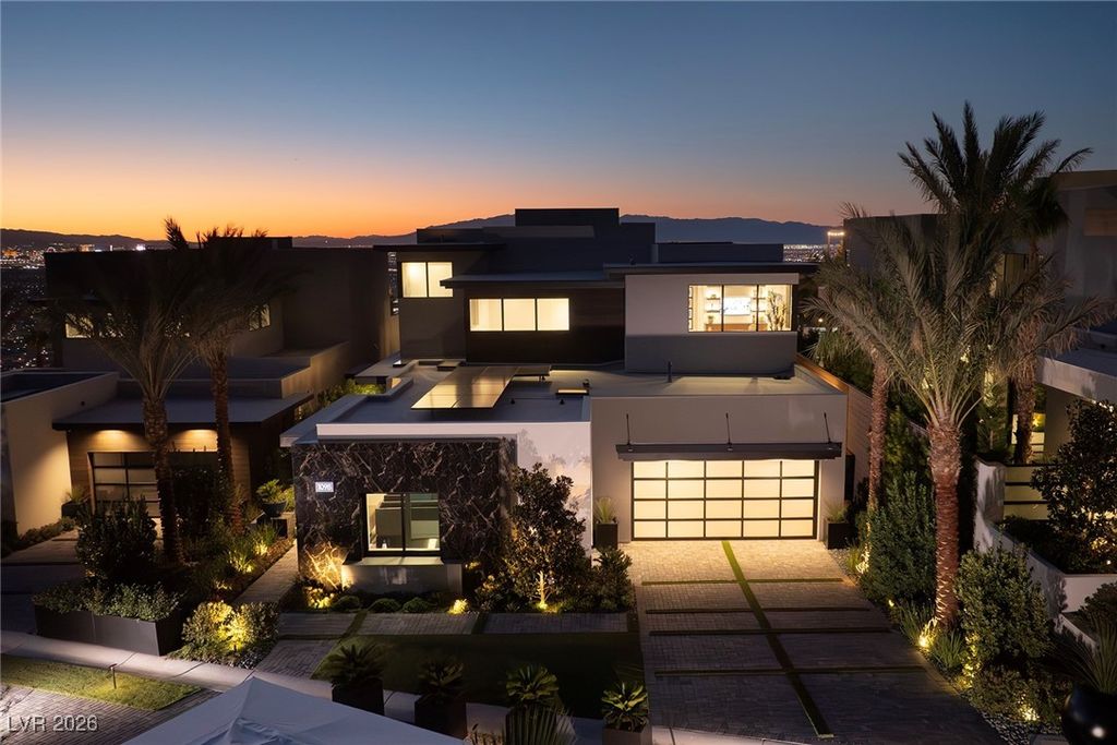 Photo of 525 Overlook Rim Drive, Henderson, NV 89012 (MLS # 2753338)