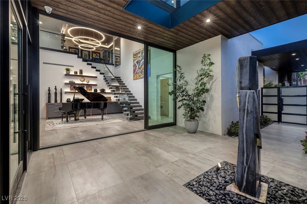 Photo of 525 Overlook Rim Drive, Henderson, NV 89012 (MLS # 2753338)