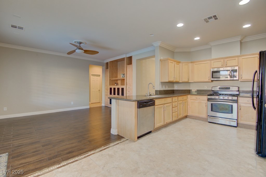 6826 Dovecote Avenue, North Las Vegas, Nevada image 14