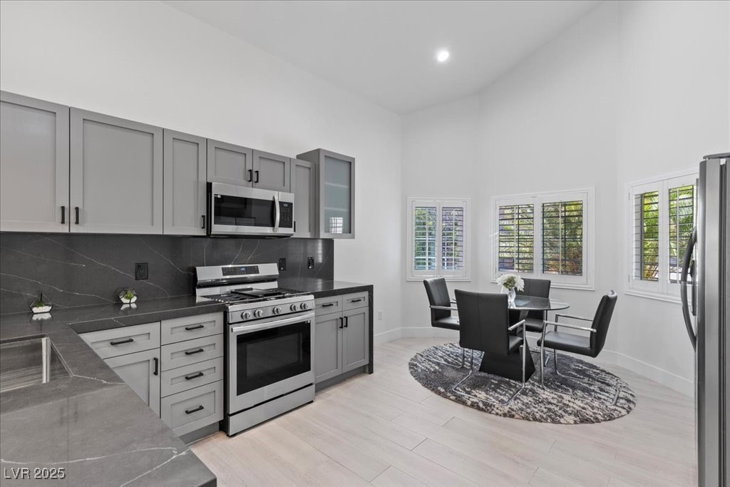 Las Vegas, Nevada 89138, United States, 3 Bedrooms Bedrooms, ,3 BathroomsBathrooms,Residential,Active,200885