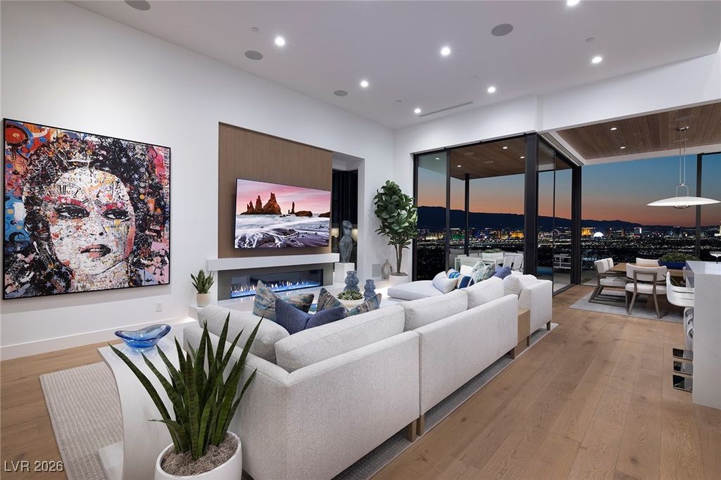 Photo of 549 Overlook Rim Drive, Henderson, NV 89012 (MLS # 2753071)