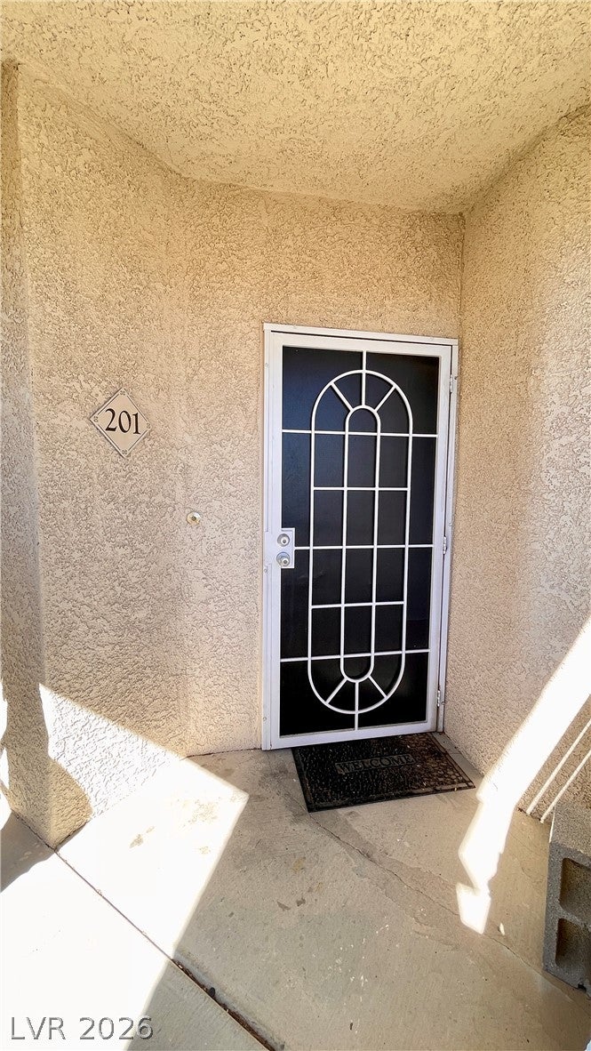 1617 Queen Victoria Street 201
