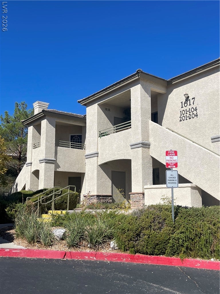 1617 Queen Victoria Street 201