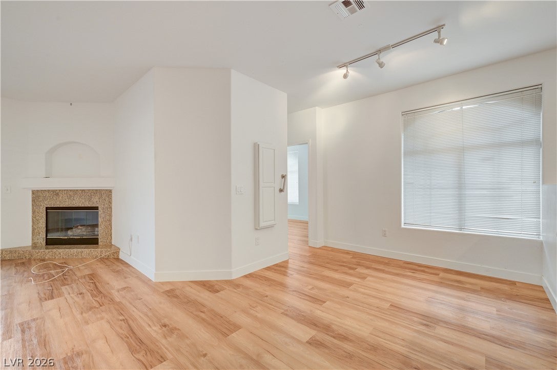 2050 W Warm Springs Road 1323