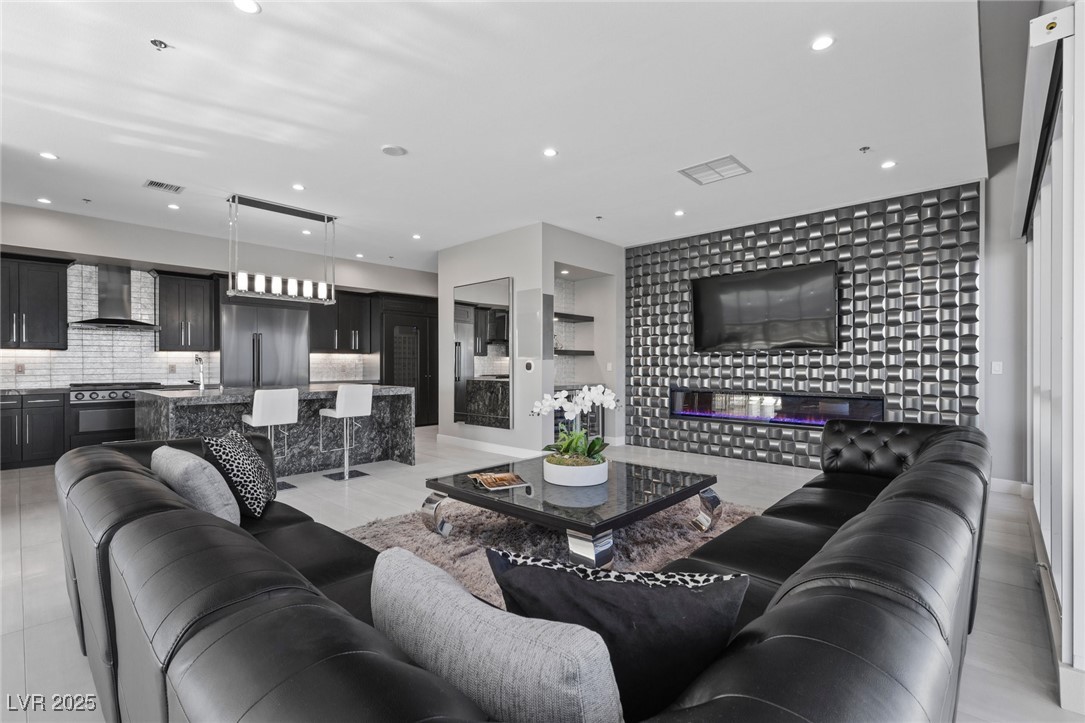 4575 Dean Martin Drive 3300