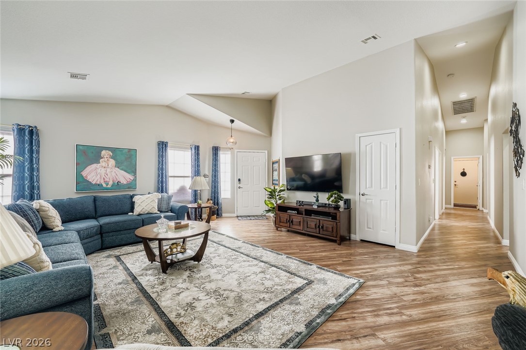 10059 Oak Creek Canyon Avenue