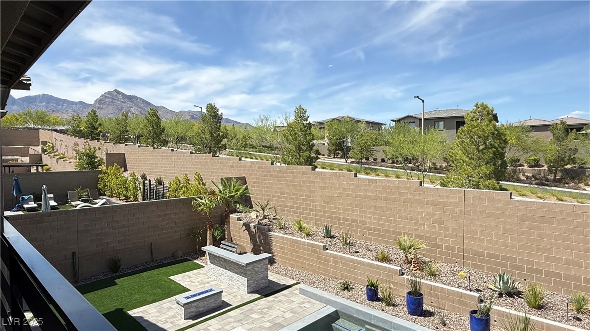 754 Agate Hills Street