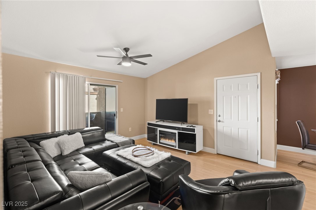 Las Vegas, Nevada 89183, United States, 1 Bedroom Bedrooms, ,1 BathroomBathrooms,Residential,Pending,3977