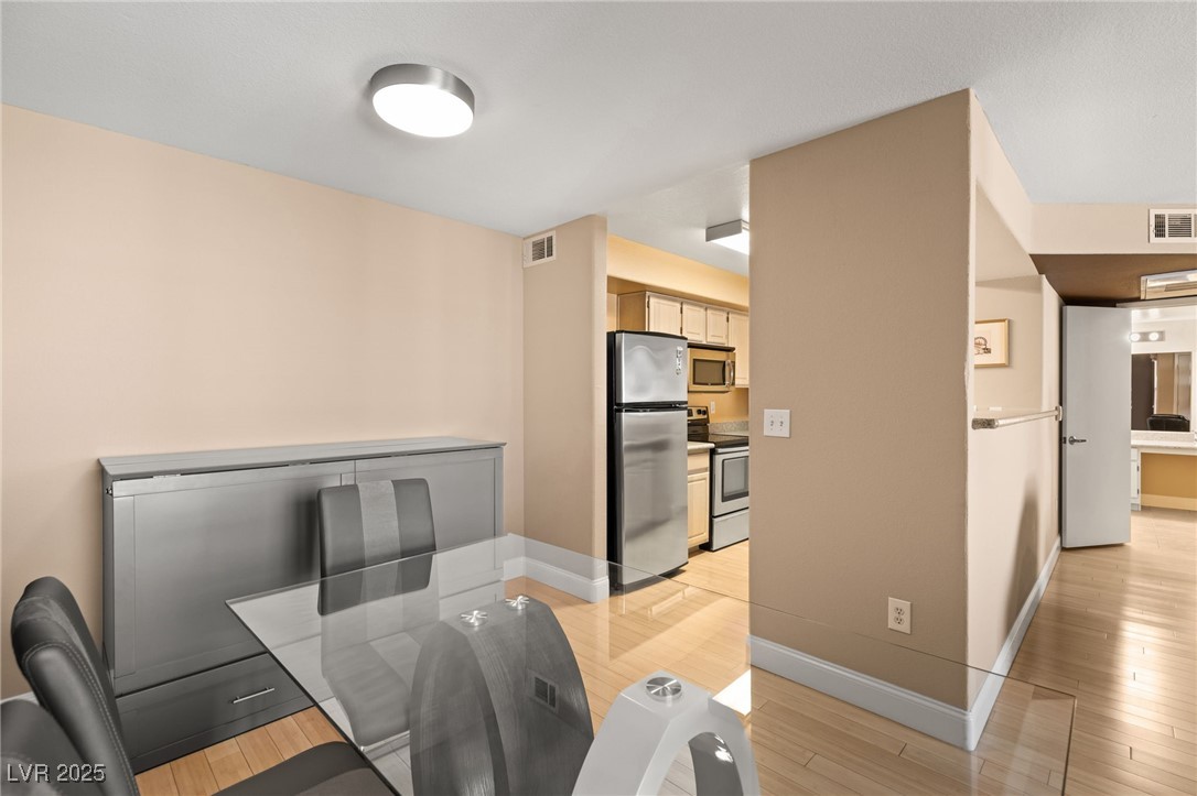 Las Vegas, Nevada 89183, United States, 1 Bedroom Bedrooms, ,1 BathroomBathrooms,Residential,Pending,3977