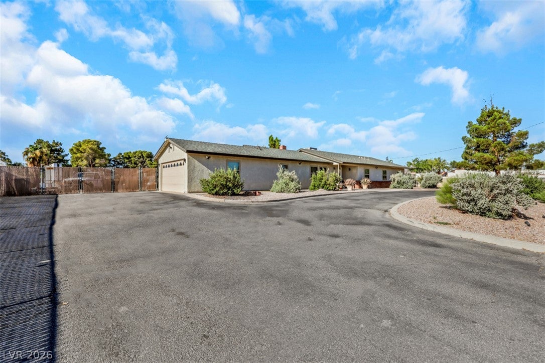 2715 E Hacienda Avenue