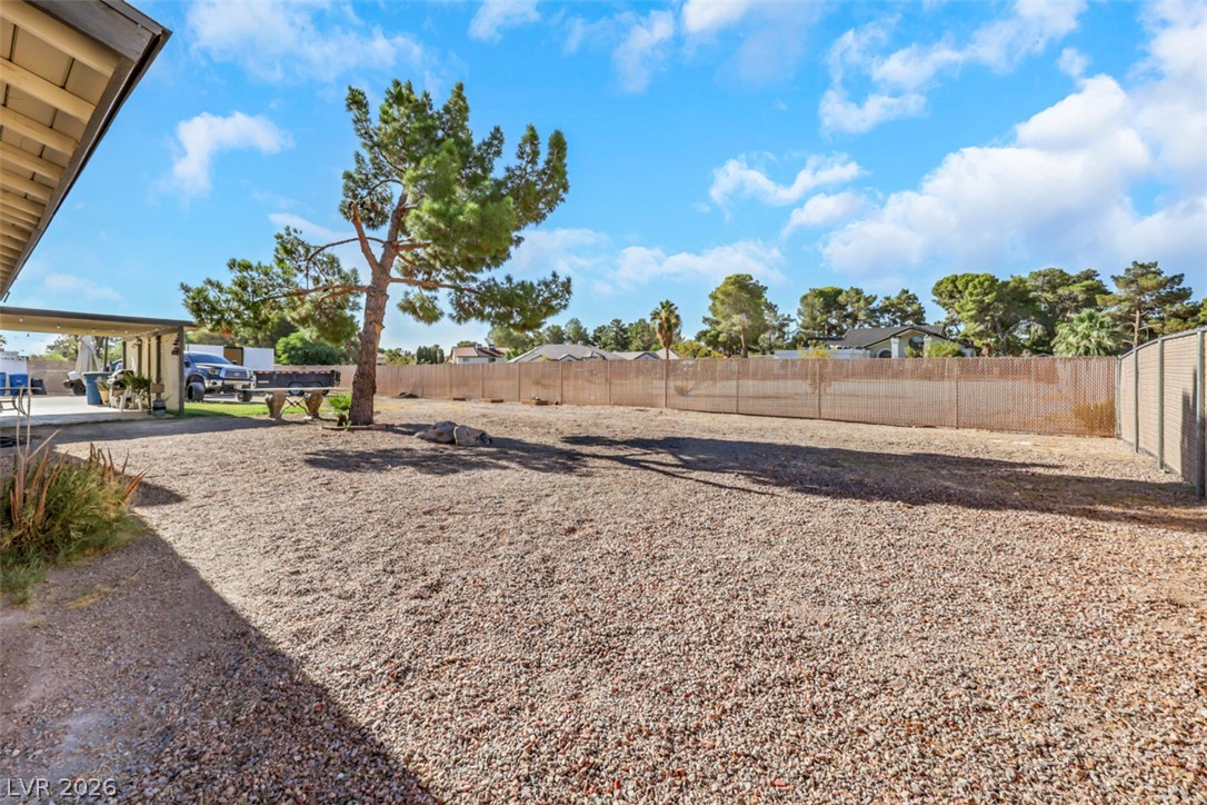 2715 E Hacienda Avenue