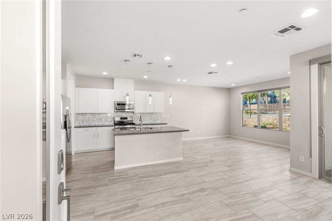 1246 Bow Peak Street 103