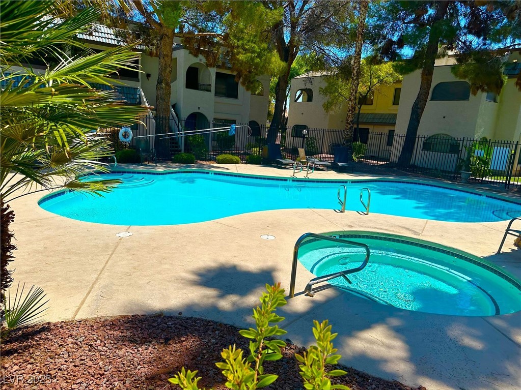 Las Vegas, Nevada 89146, United States, 2 Bedrooms Bedrooms, ,2 BathroomsBathrooms,Residential,Active,81131