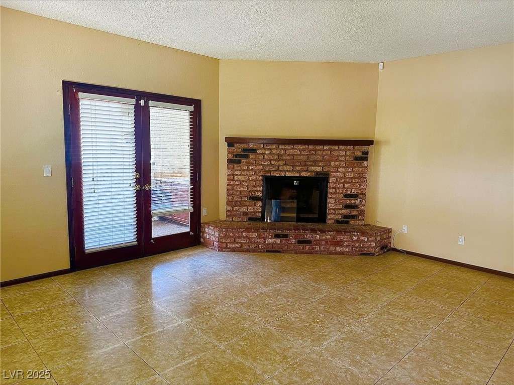 Las Vegas, Nevada 89146, United States, 2 Bedrooms Bedrooms, ,2 BathroomsBathrooms,Residential,Active,81131