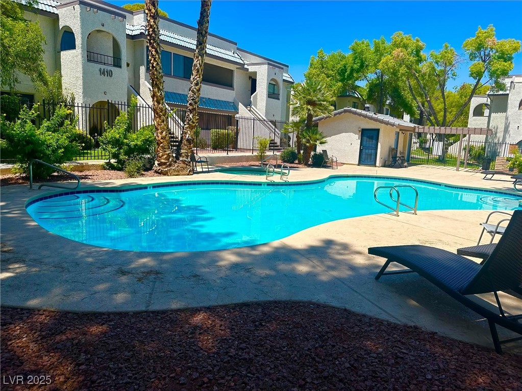 Las Vegas, Nevada 89146, United States, 2 Bedrooms Bedrooms, ,2 BathroomsBathrooms,Residential,Active,81131