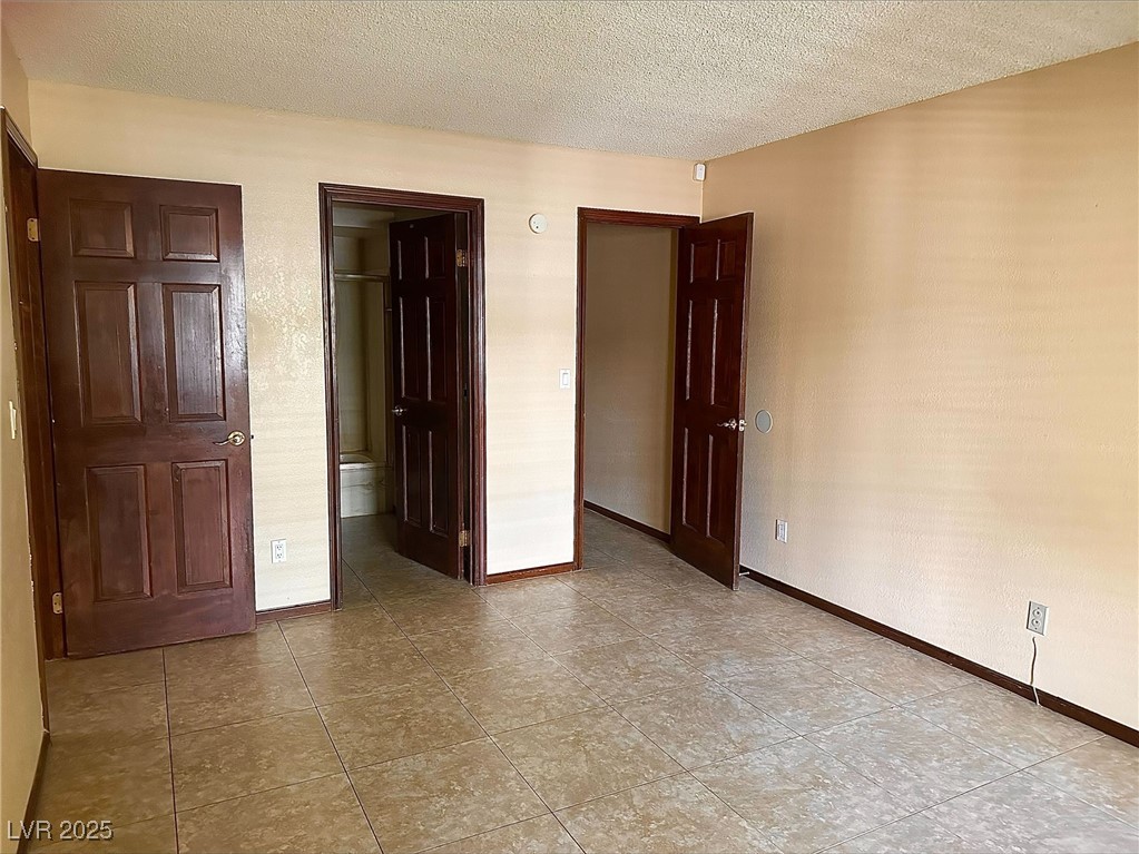 Las Vegas, Nevada 89146, United States, 2 Bedrooms Bedrooms, ,2 BathroomsBathrooms,Residential,Active,81131