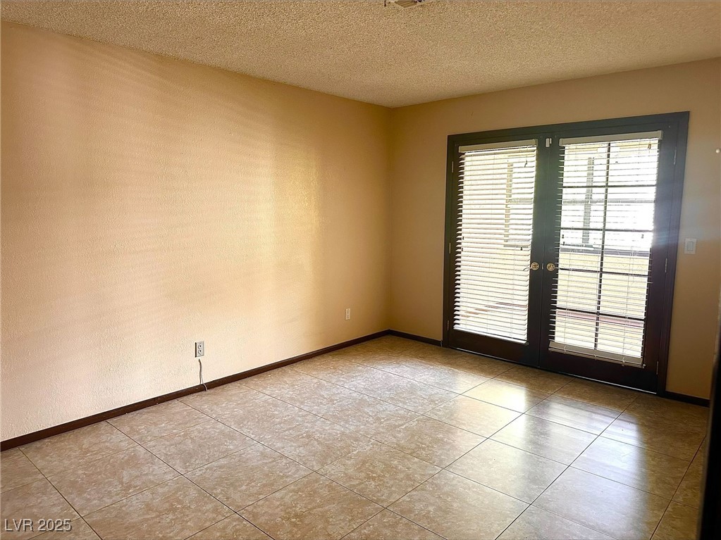 Las Vegas, Nevada 89146, United States, 2 Bedrooms Bedrooms, ,2 BathroomsBathrooms,Residential,Active,81131