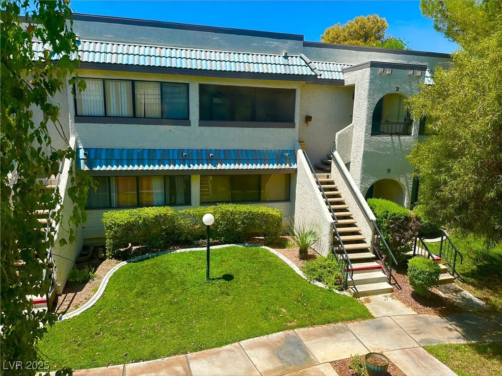 Las Vegas, Nevada 89146, United States, 2 Bedrooms Bedrooms, ,2 BathroomsBathrooms,Residential,Active,81131