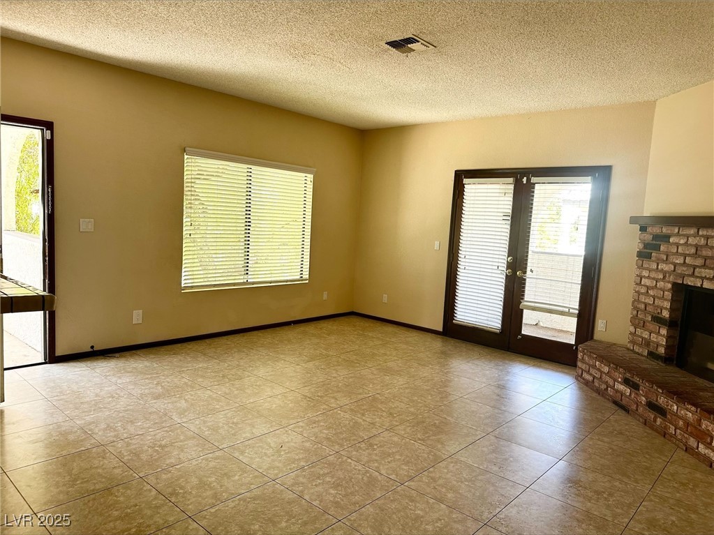 Las Vegas, Nevada 89146, United States, 2 Bedrooms Bedrooms, ,2 BathroomsBathrooms,Residential,Active,81131