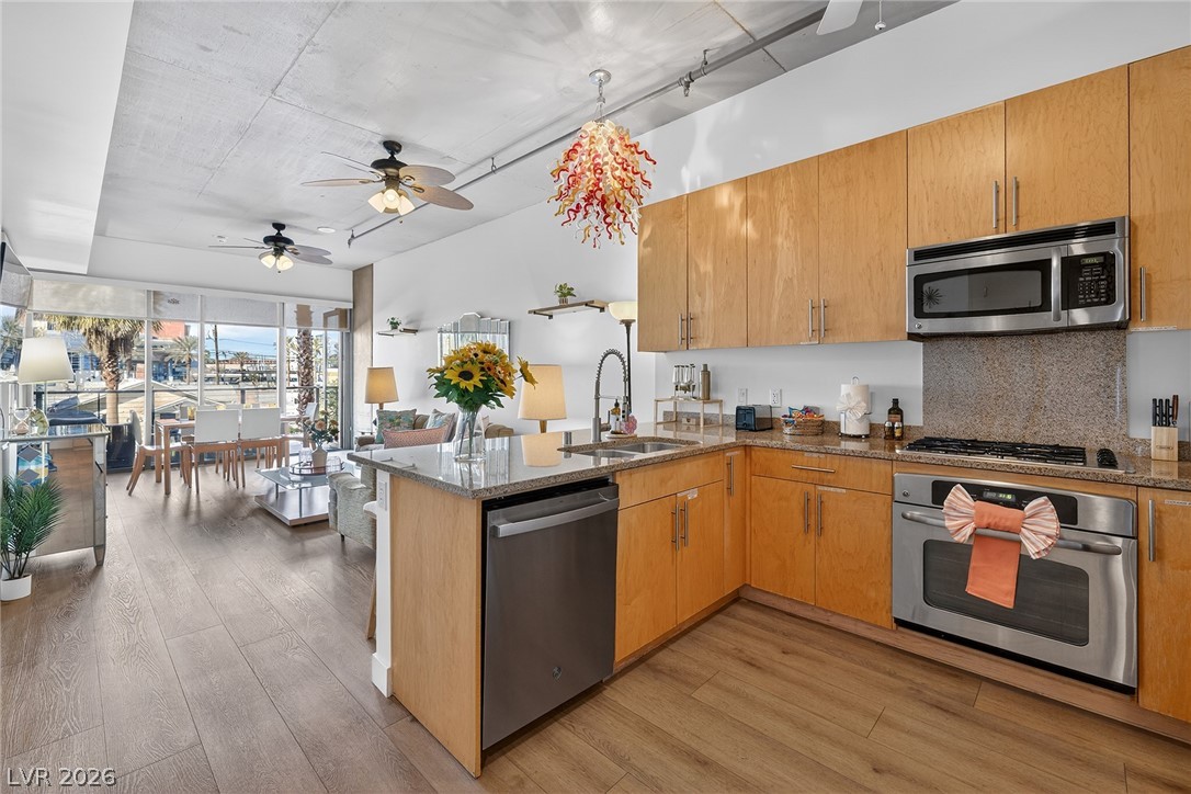 353 E Bonneville Avenue 233