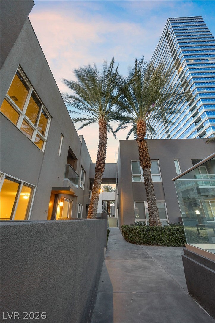 4565 Dean Martin Drive 102