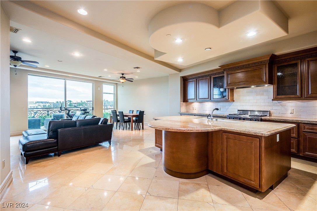 9101 Alta Drive 16