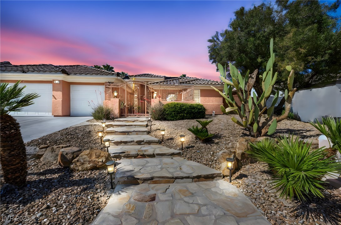 8216 W Hammer Lane, Las Vegas, Nevada image 1