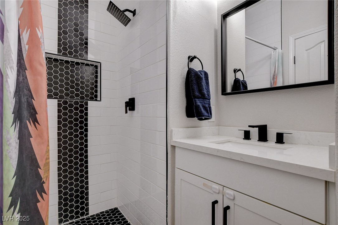8240 W Gilmore Avenue, Las Vegas, Nevada image 39