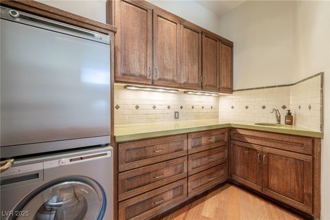 Tiny photo for 1558 Harvard Avenue, Washington, UT 84780 (MLS # 2660030)