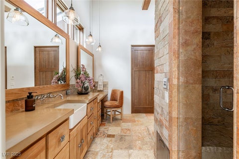 Tiny photo for 1558 Harvard Avenue, Washington, UT 84780 (MLS # 2660030)