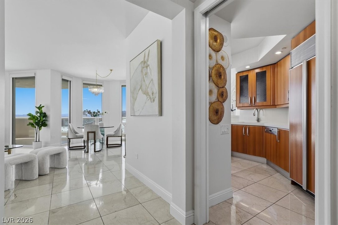 2877 Paradise Road 1505