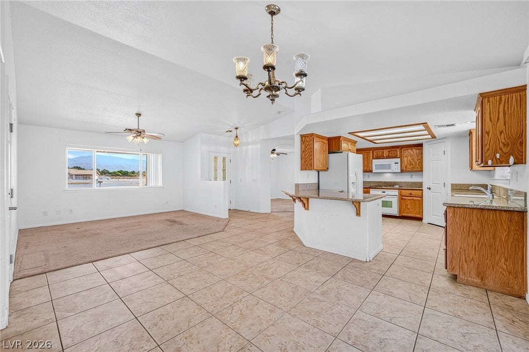2121 W Labrador Court