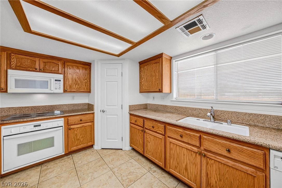 2121 W Labrador Court