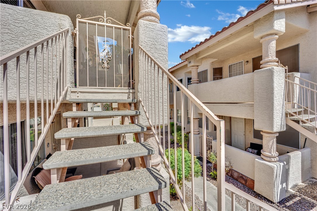 929 Rockview Drive 202