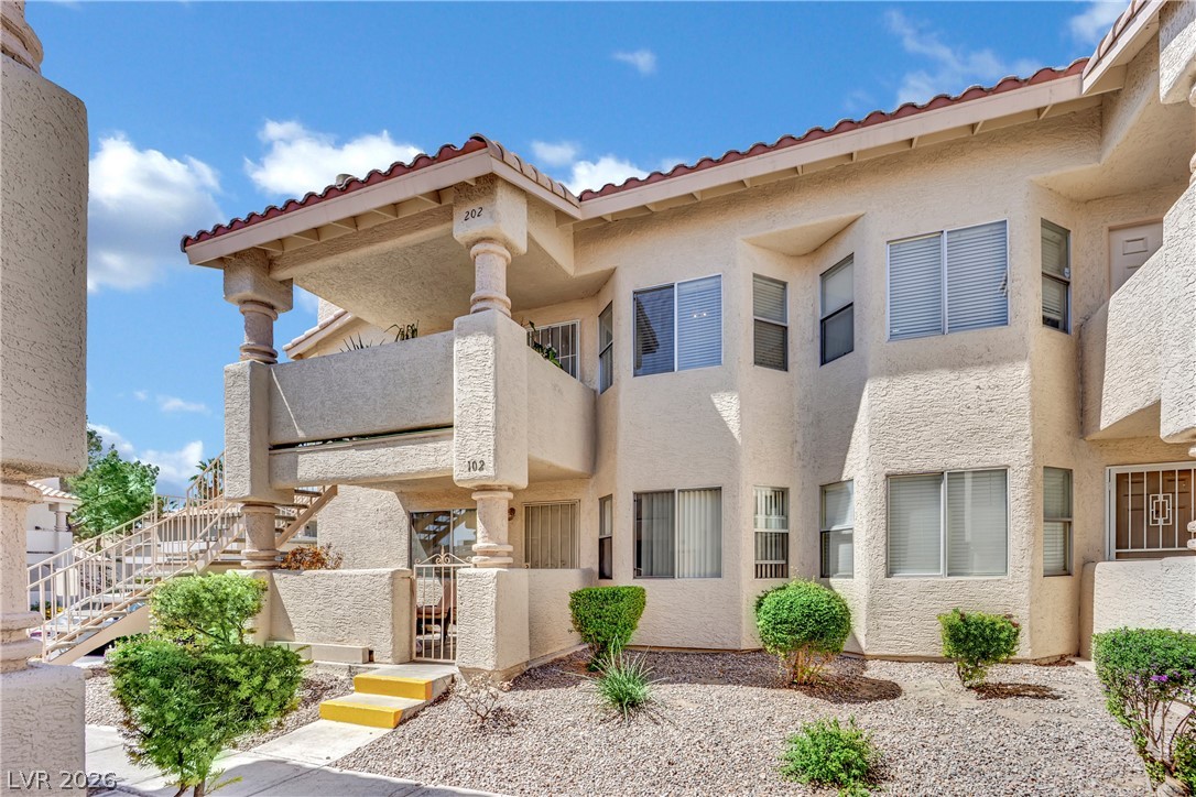 929 Rockview Drive 202
