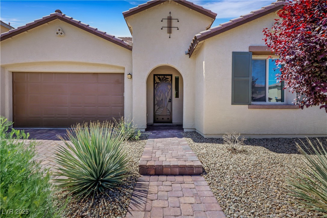 5713 Silver Cascade Avenue