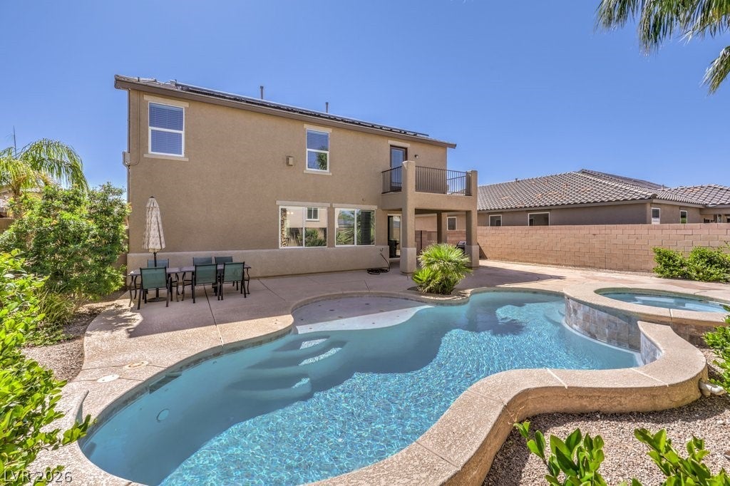 8132 Pink Desert Street