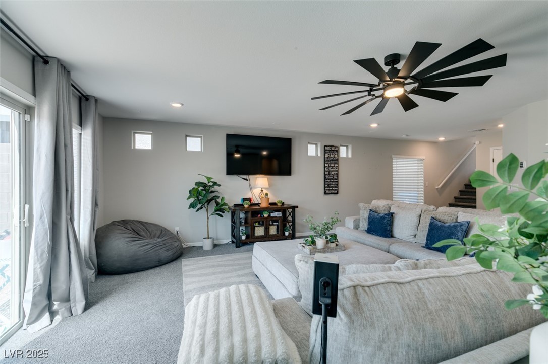 7077 Sunland Hills Avenue