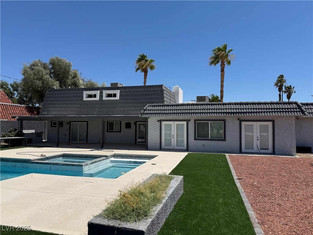 818 Lacy Lane