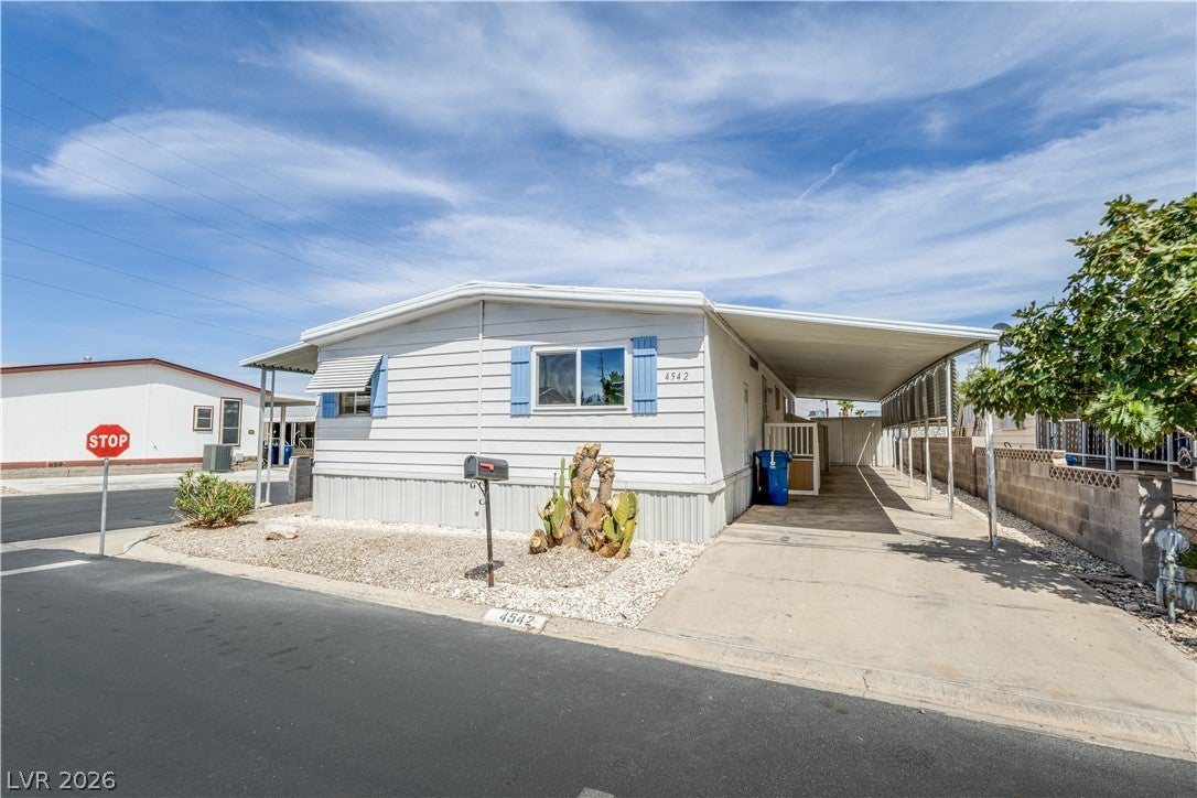 4542 E Royal Club Way