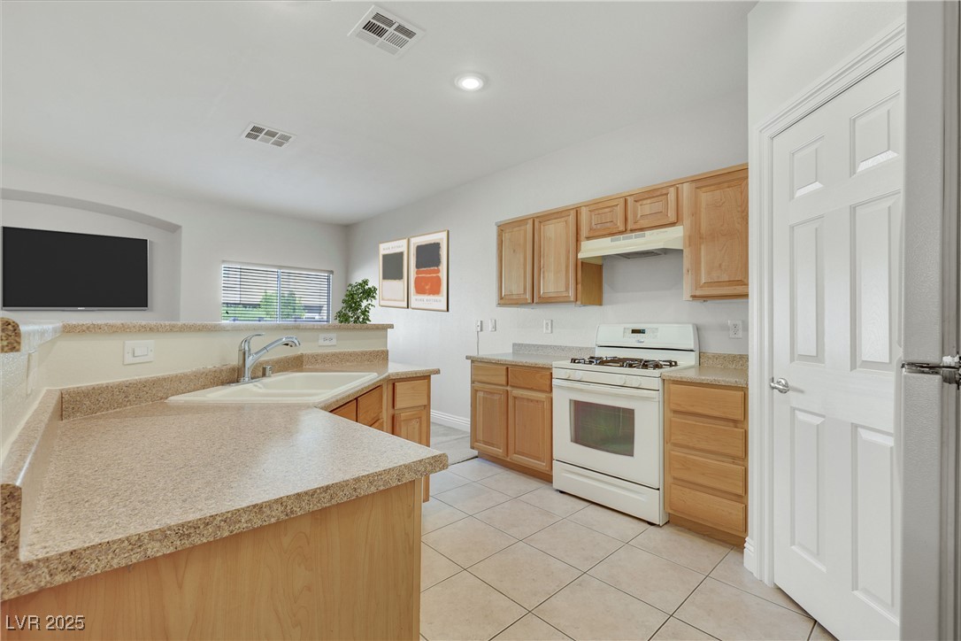 3208 Regal Swan Place 3