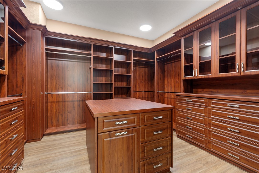 Las Vegas, Nevada 89141, United States, 5 Bedrooms Bedrooms, ,6 BathroomsBathrooms,Residential,Active,90449