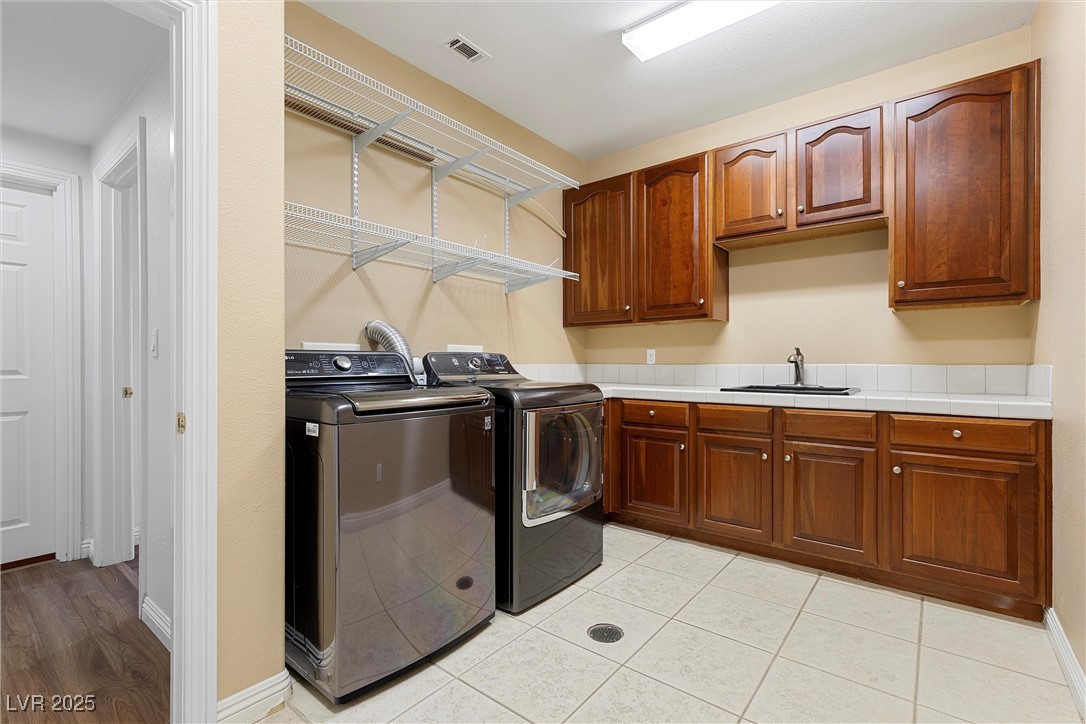 Las Vegas, Nevada 89141, United States, 5 Bedrooms Bedrooms, ,6 BathroomsBathrooms,Residential,Active,90449