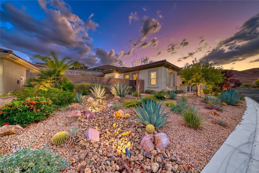 Photo of 15 Grand Masters Drive, Las Vegas, NV 89141 (MLS # 2729675)